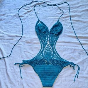 GORGEOUS VINTAGE FREDERICK’S OF HOLLYWOOD BLUE CROCHET MONOKINI MEDIUM